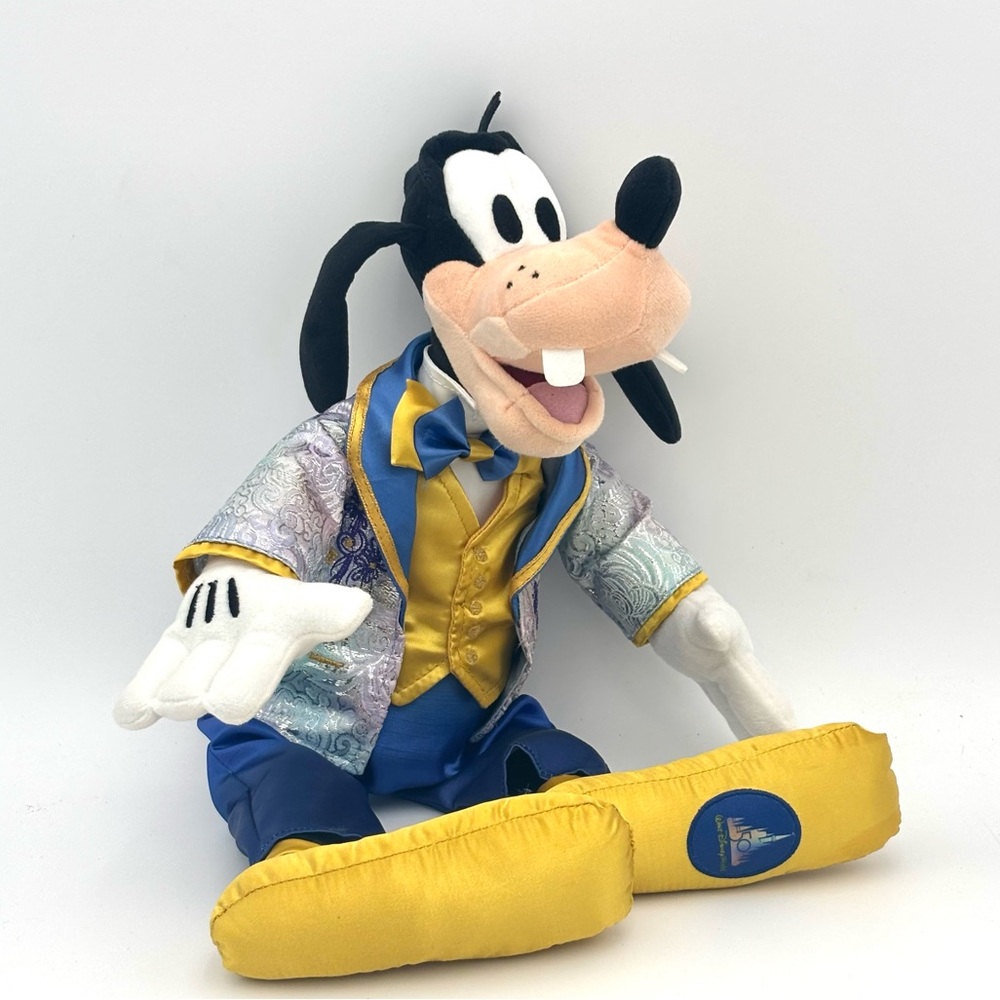 Walt Disney 50th Anniversary Goofy 14" Plush Doll